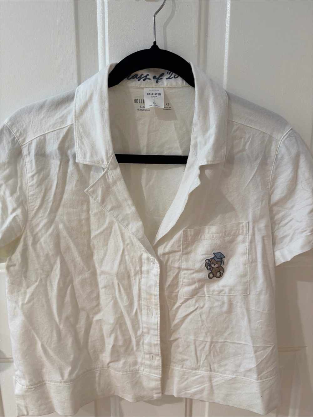 Hollister White Short-Sleeve Button‑Down Shirt with Embroidered Bear